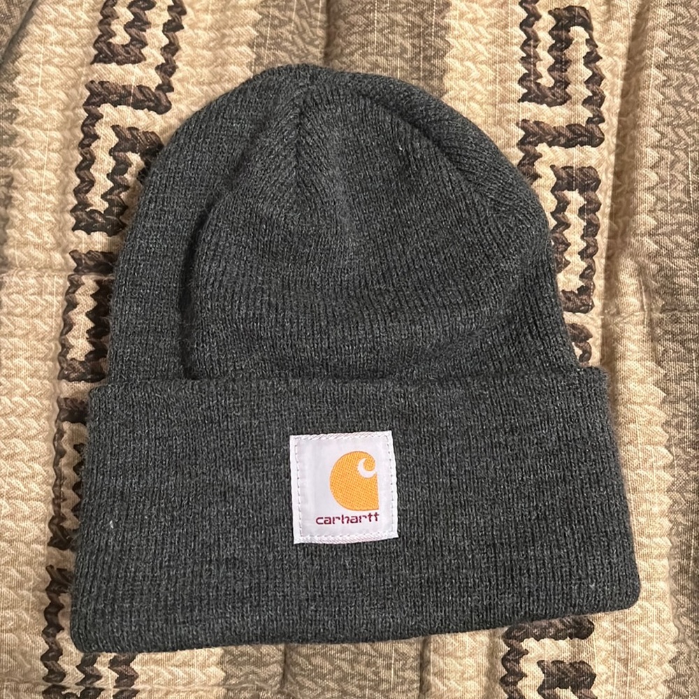 Grey carhartt beanie